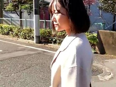 巨乳美少女のカップルでエッチ！警戒心の無い兄貴の彼女が一人暮らしの僕のアパートに転がり込んできて…