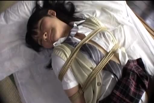 女子校生になったばかりの実の妹を縛って色んな穴を肉棒で掻き回す鬼畜兄