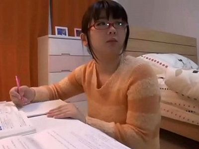 あどけないJCロリ妹が兄の前で自慰行為→近親パコ
