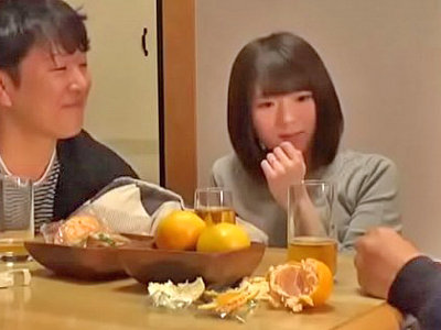 こたつの中で兄嫁にイタズラ→ムラムラしちゃって不倫パコ