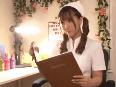 元アイドルの美乳お姉さんが看護師コスで患者チンポにご奉仕