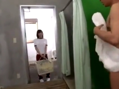「部長！もうだめですっ！」体操着姿の女子マネとシャワー室で秘密のパコ