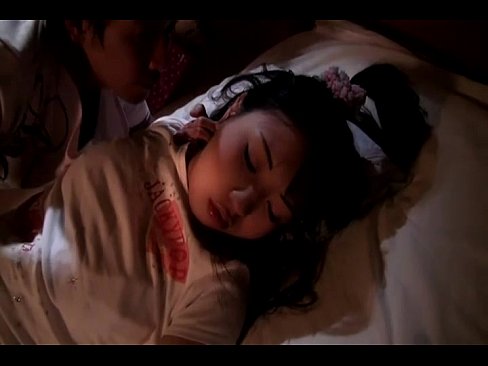 寝ているロリ爆乳妹に我慢できず絶縁覚悟の夜這い近親相姦！