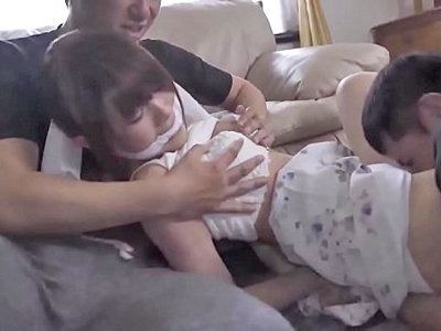 口を縛られて助けも呼べず為す術もなく悲惨にレイプされる童顔