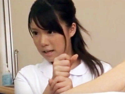 入院中の患者の自慰行為を見つけた看護師がシコシコお手伝いからの筆おろしSEX